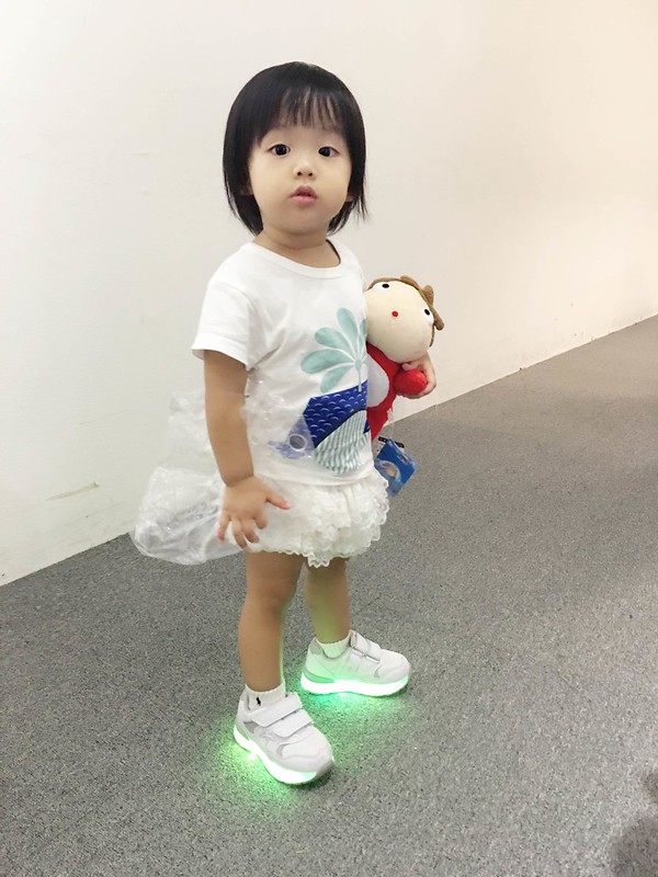 【韓國BESSON JOUJOU】最酷炫時尚的LED發亮鞋！共11段式閃亮色彩～