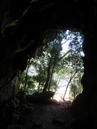 Muang Ngoi: la sortie de la grotte