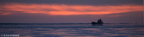 sunset ship quebec © du cargo telephoto maritime stlawrence freighter stlawrenceriver ©ronaldsanterre seawayvoie stlaurentfleuve stlaurenttroisrivieres