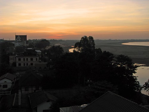 sunrise river dawn laos mekong vientiane vansanariversidehotel