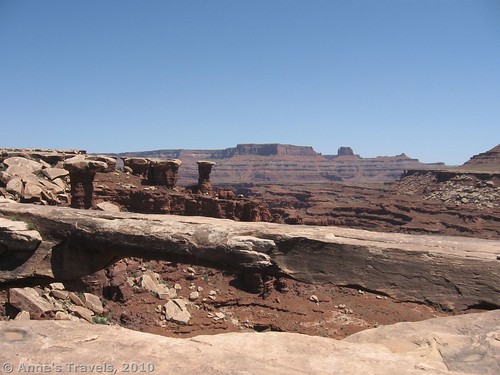 Musselman Arch from the side, along the White Rim Road in Canyonlands National Park, Utah