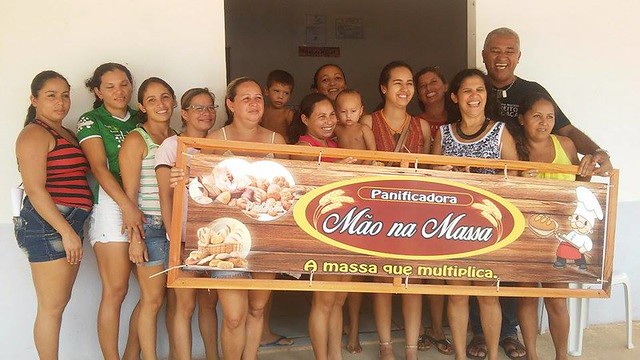 Dia da inauguração da padaria comunitária “Mão na Massa”, em fevereiro deste ano - Créditos: Fundo Dema