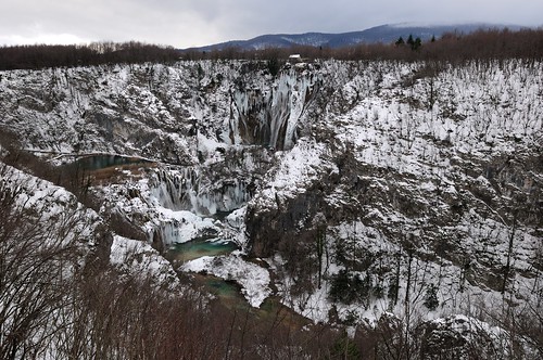 winter snow waterfall plitvice plitvickajezera