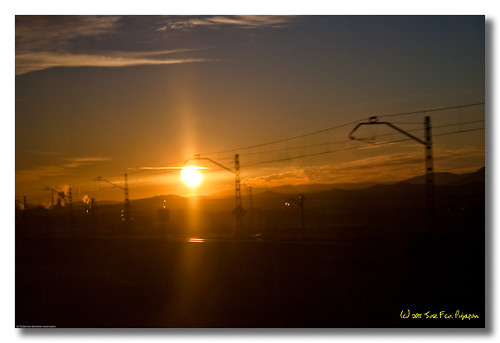 sky sun sol sunrise tren amanecer ave cielo puertollano catenaria masterofthelight