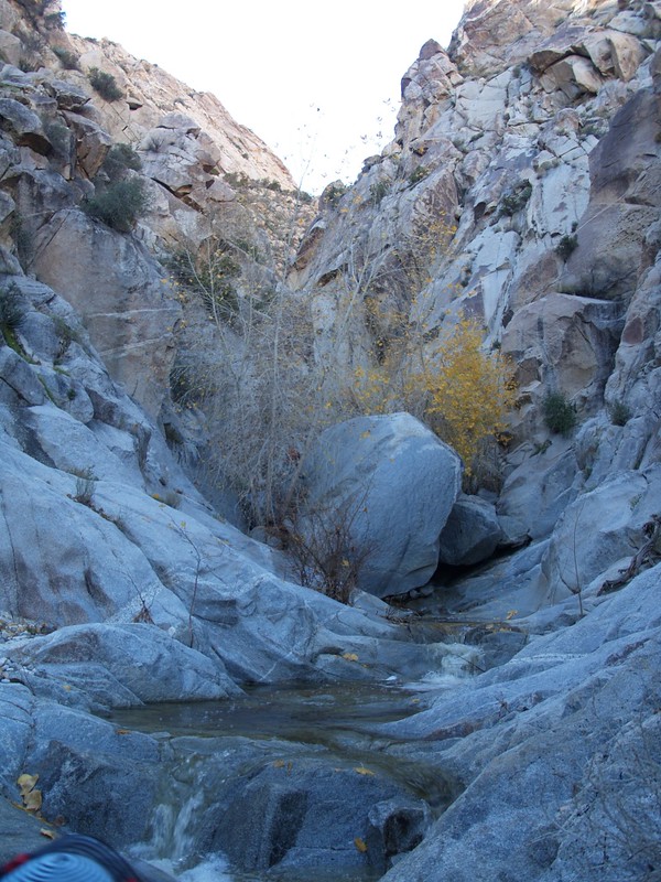 Big boulder in the bottom of the canyon