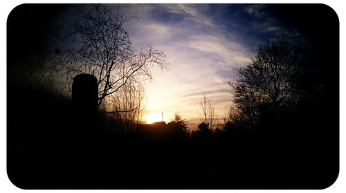 morning sun silhouette sunrise ottawa westboro android htc earlswood sooc kitchissippi vignetteapp htcdesire