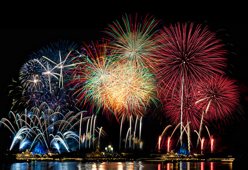 light florida fireworks magic waltdisneyworld magickingdom disneyparks holidayswishes pisneypictures