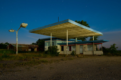 abandoned oklahoma station night gas i35 apco champlin