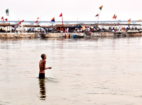 india water sunrise river nikon prayer flags shore hinduism saraswati ganga ganges sangam allahabad prayag uttarpradesh d90 yamuna triveni