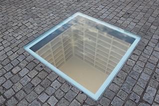 Denkmal für die Bücherverbrennung auf dem Berliner Bebelplatz