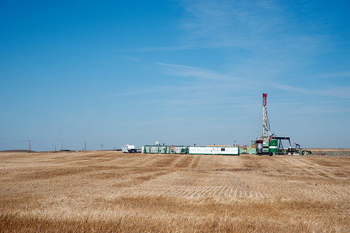saskatchewandd drilling oil rig rural gulllake saskatchewan canada