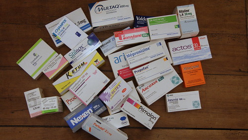 Des médicaments sous surveillance - © looksante / Flickr CC.