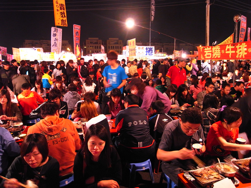 A typical packed nightmarket in Taiwan