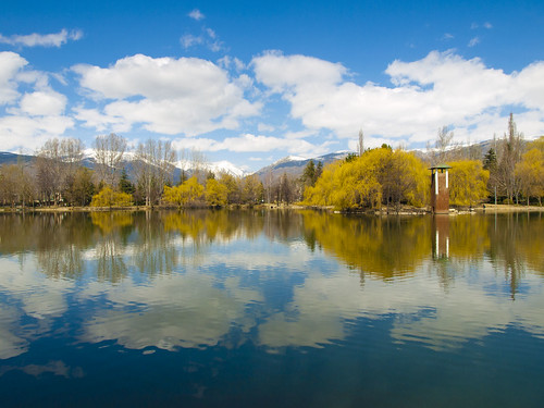 lake reflections artificial loch cerdanya reflects llac nwn reflexes estany puigcerdà obsessions colorphotoaward a3b thechallengefactory