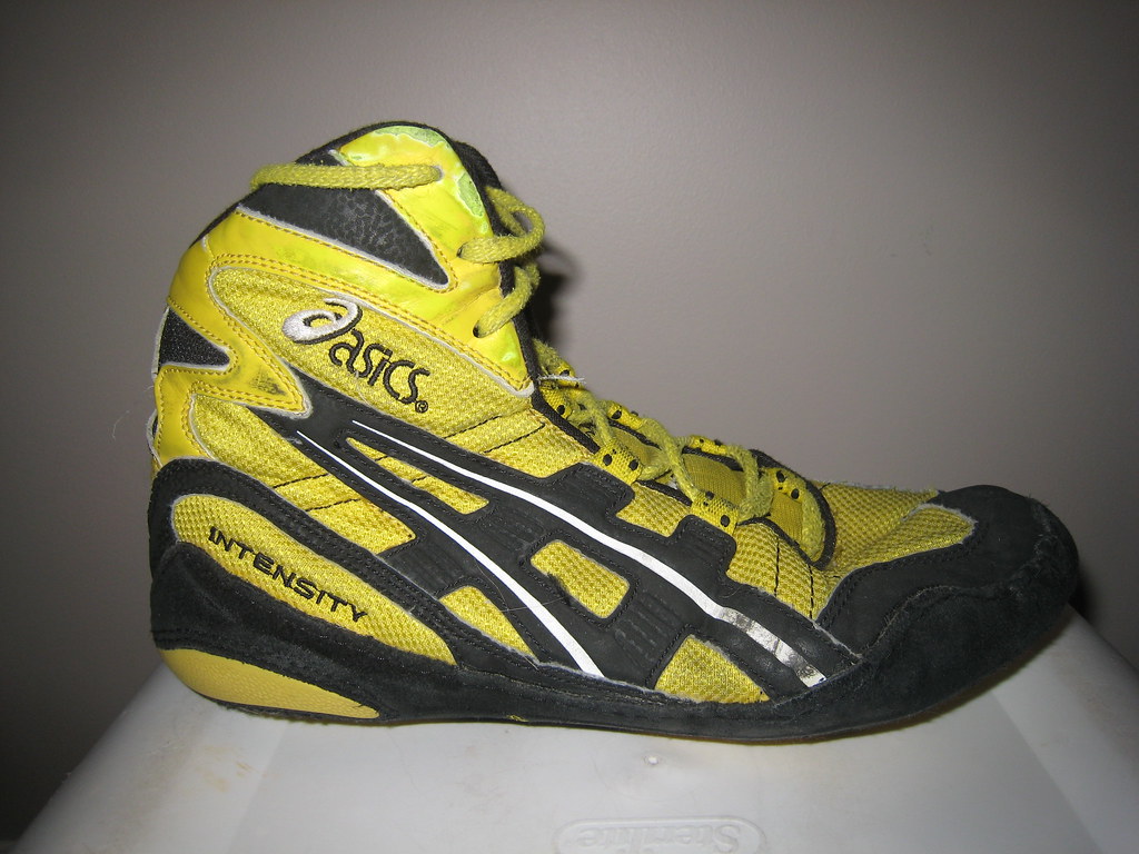 asics intensity wrestling shoes