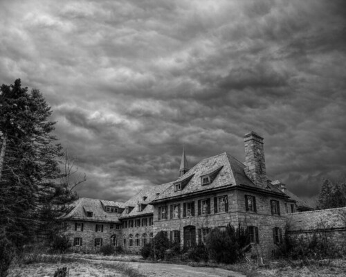 house storm abandoned strange night weird newjersey peace darkness ghost andover haunted queen creepy retreat weathered haunting phantom shining uninhabited possessed blackdiamond supernatural poltergeist unearthly greatphotographers blackwhitephotos flickraward thebestshot dustinfarnum mygearandme ringexcellence