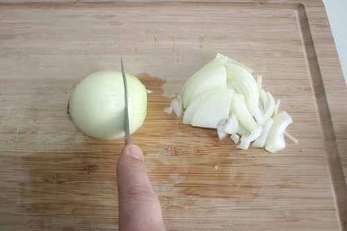 15 - Zwiebel zerkleinern / Mince onion