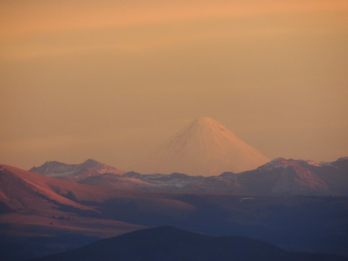 chile sunset fog atardecer volcano andes volcán volcánlanín chilecentral regióndelaaraucanía mesetadecayulafquén