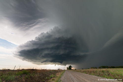 road usa cloud storm rural spring unitedstates may structure chase kansas rotation thunderstorm piedmont severe cumulonimbus stormchasing 2014 supercell