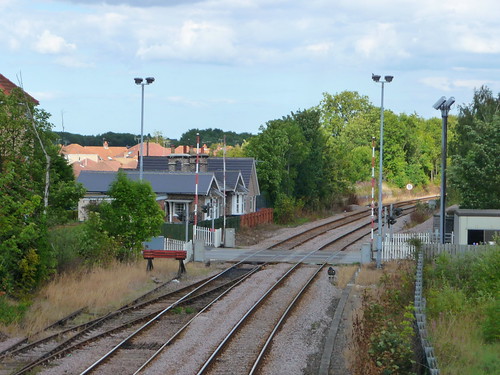 station crossing railway hull bridlington driffield