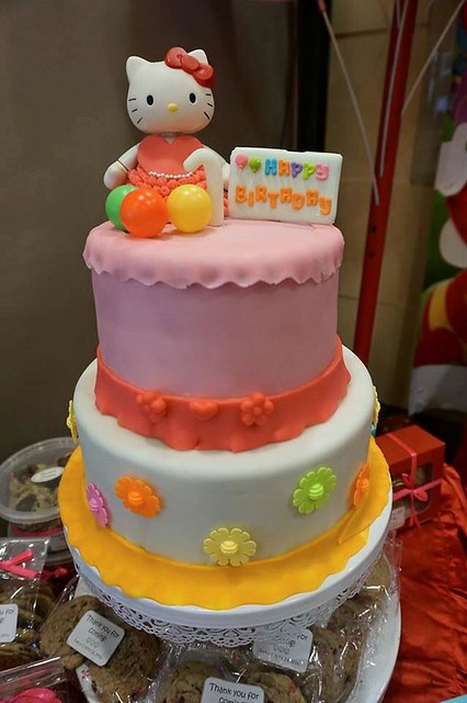 Cake by Lovelle Maula-Val of ILY cupcakes and pastries