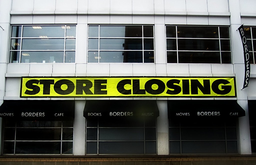 More store. Store close. Closed Store Nifgt. Closing in.