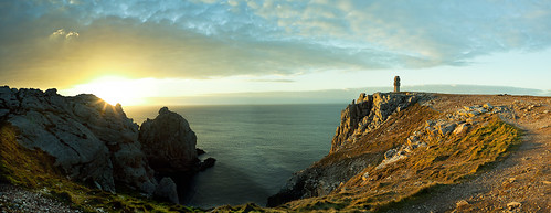sunset sea cliff mer rock cross bretagne falaise coucherdesoleil croix roche panoramique britany océan kévinnphotographie