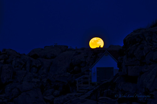 york travel blue winter vacation sky orange usa moon tourism nature water colors yellow clouds reflections geotagged landscapes nikon artist raw photographer seascapes natural fineart maine newengland naturallight atlantic maritime northamerica nautical eastcoast freelance stumbleupon nubble madeinamerica 2011 d90 perigee nubblelighthouse nikond90 newenglandfallfoliage mainephotographer fineartlandscape supermoon newenglandphotography vickilundphotography colorsnatural fineartseascapes capturing~maine~meet~up ©copywrite wwwvickilundphotographycom httponfbmevickilundphotographywelcome vickilund “madeinmaine”