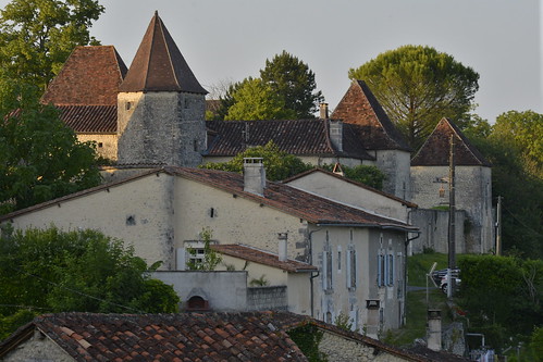 france castle church sunrise countryside village rustic campaign oldhouses lusignac