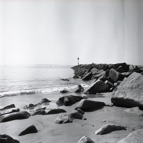 blackandwhite beach sand rocks massachusetts seawall marshfield jetti rolleicord rolleicordiii