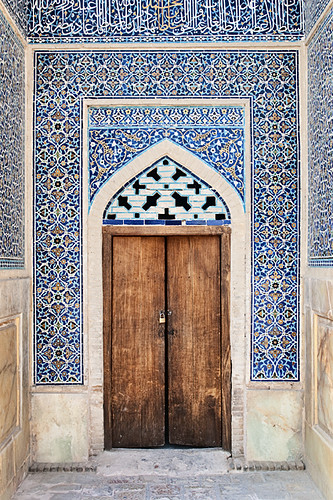 door wood iran traditional middleeast mosque tiles marble calligraphy esfahan d300s catalinmarin momentaryawecom
