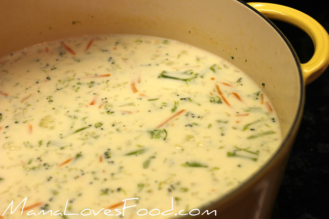 White Broccoli and Cauliflower Cheese Soup