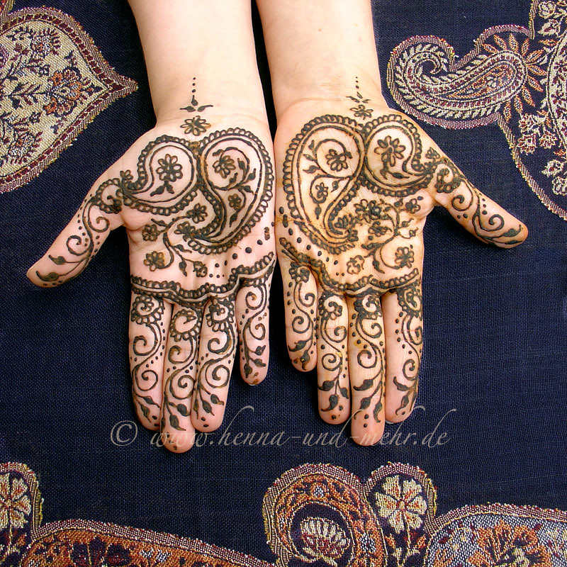 Indian paisley on two hands | Henna or mehndi is not a tatto… | Flickr
