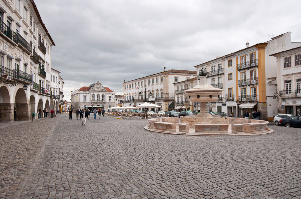La Plaza mayor de Évora, la Plaza de Giraldo
