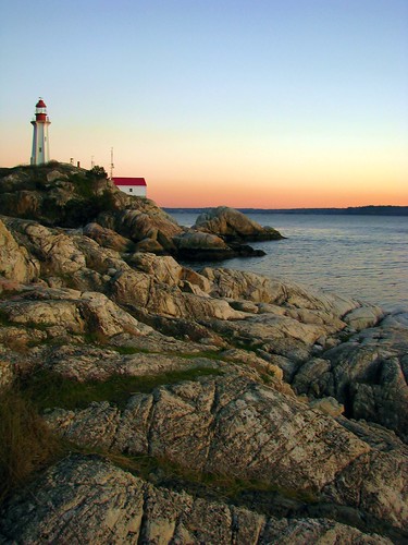 ocean sunset lighthouse canada color beach vancouver seaside rocks britishcolumbia pacificocean shore westcoast seashore phare pharos ruleofthirds