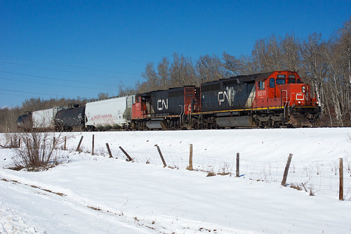 county railroad red snow canada cn train railway canadian deer national alberta local freight chemin fer prentiss canadien 552 subdivision brazeau emd gmd blackfalds sd40u 6011