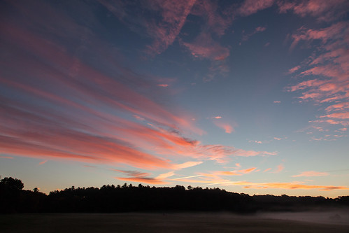 dawn sunrise colorful pink mist newengland fall autumn canon5dmarkii