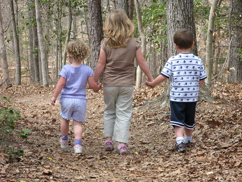 Children Walking on Trail per Virginia State Parks a Flickr