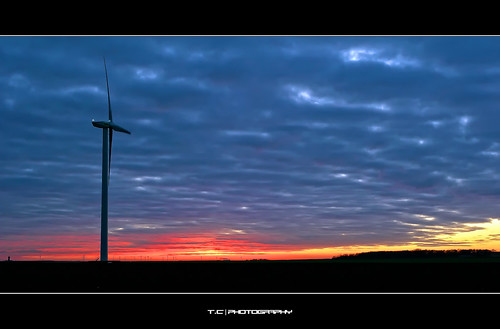 sunset sun mill windmill colors clouds de photography 50mm soleil photo nikon photographer photographie wind couleurs coucher photograph tc 365 nikkor photographe dégradé éolienne eol nohdr d700 tcphotography ph4n70m iph4n70m tcphotographie