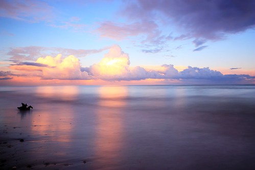 light sun mer beach clouds island soleil corse lumière driftwood nuages plage boisflotté canoneos450d