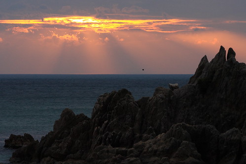 light sunset sea sun beach rock japan clouds ray shore 日本 fukui 福井県 水晶浜 天使の梯子