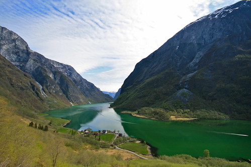 green norway fjord gudvangen nærøyfjorden sognfjordane