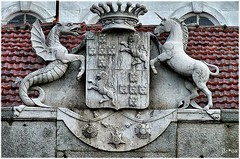 1959-Escudo en Oporto