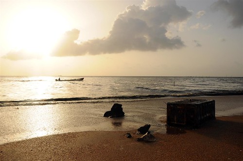 sea gold boat suriname marooned braamspunt