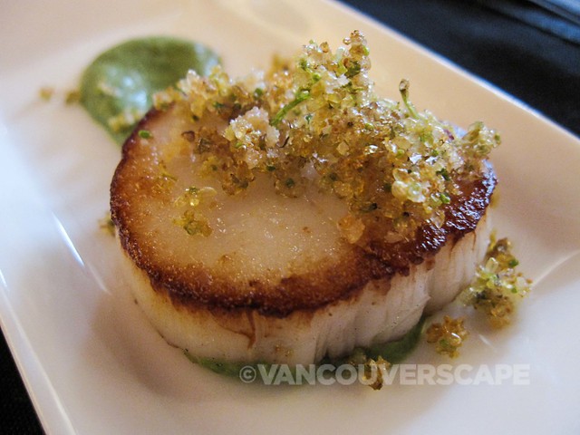 Cibo Trattoria's winning seared Digby scallops with creamy stinging nettle purée, voted best savoury of the event! Congrats to Chef Kassam.