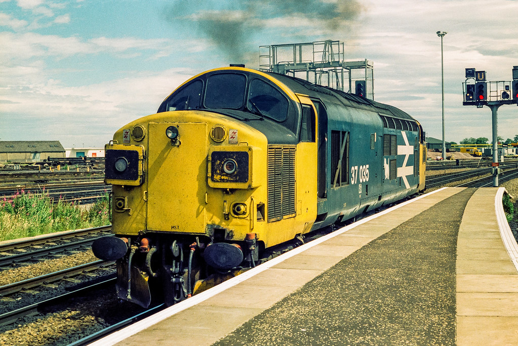 37035 BR Large Logo Blue- English Electric Type 3 Class 37 Inverness Station 11.07.89