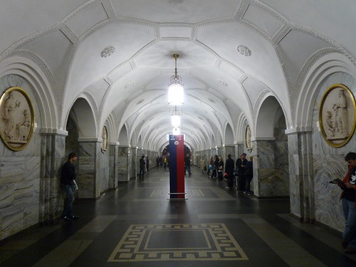 Metro Moskau: ÐŸÐ°Ñ€Ðº ÐºÑƒÐ»ÑŒÑ‚ÑƒÑ€Ñ‹ (ÐšÐ¾Ð»ÑŒÑ†ÐµÐ²Ð°Ñ)