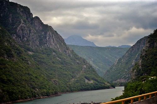 river europe mostar herzegovina balkans neretva bih bosniaandherzegovina bosnaihercegovina osm:way=27994326 osm:way=33225061