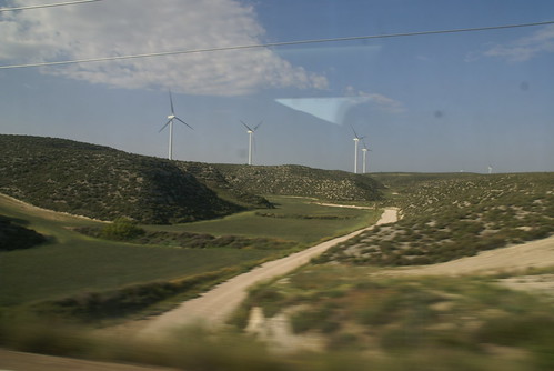españa windmill geotagged spain windmills fromtrain espanya geo:lon=0776443 geo:lat=41562693 trainfrombarcelonatobilbao