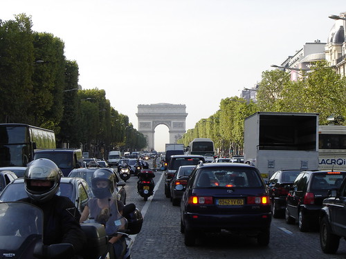 巴黎市中心的交通尖峰時刻。（圖：harry_nl）